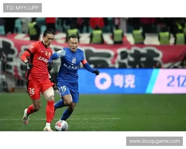 申花 VAR 争议判罚:同一动作两年不同判,媒体人炮轰尺度不公(1)